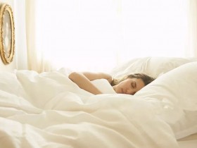 睡觉时头朝哪个方向最健康？一篇搞懂睡眠养生法！